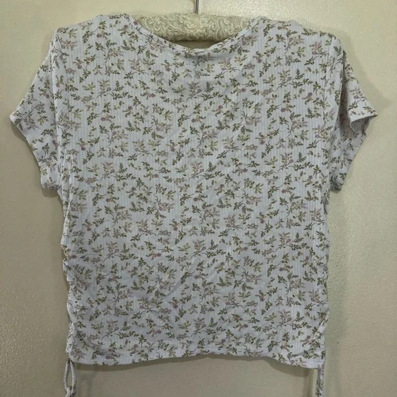 🔴Wild Fable floral Stretchy Crop  top. Scrunched sides short sleeves. Size XL. - Picture 8 of 14